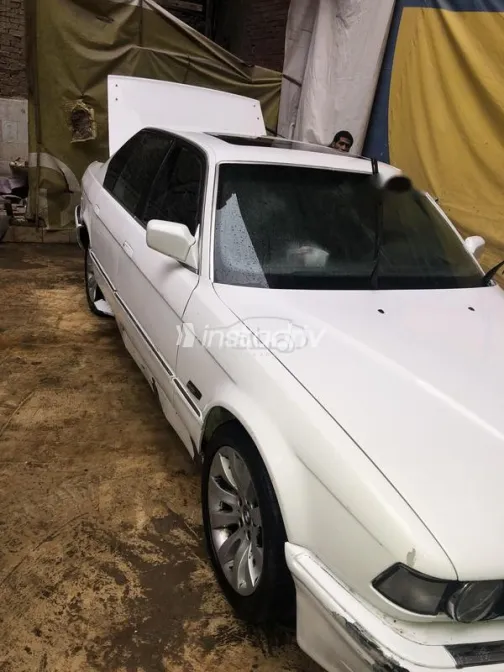 بي ام دبليو 735 1989 أبيض مستعملة للبيع - 5