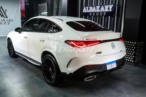 مرسيدس GLC 200 2024 أبيض مستعملة للبيع - 2