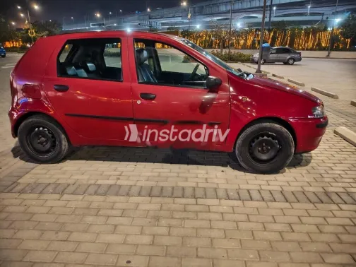 فيات بونتو 2003 أحمر مستعملة للبيع - 2