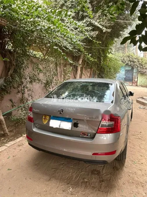 سكودا اوكتافيا A7 2014 برونزي مستعملة للبيع - 1