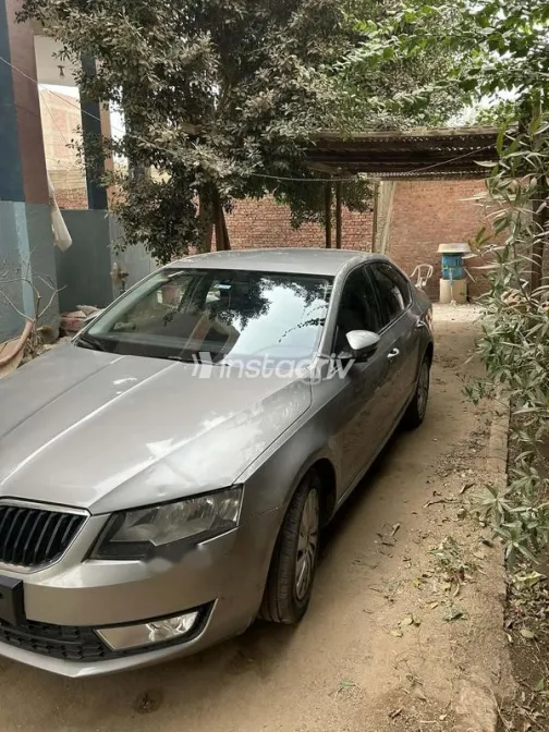 سكودا اوكتافيا A7 2014 برونزي مستعملة للبيع - 3