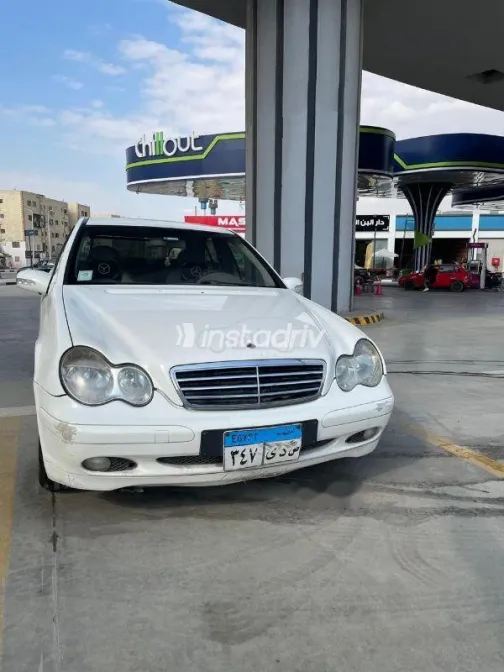 Mercedes C 180 2002 White Used for Sale - 2