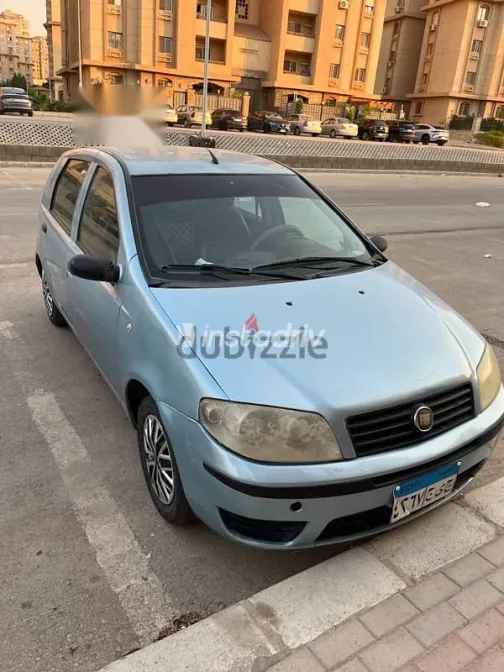 فيات بونتو 2004 أزرق غامق مستعملة للبيع - 2