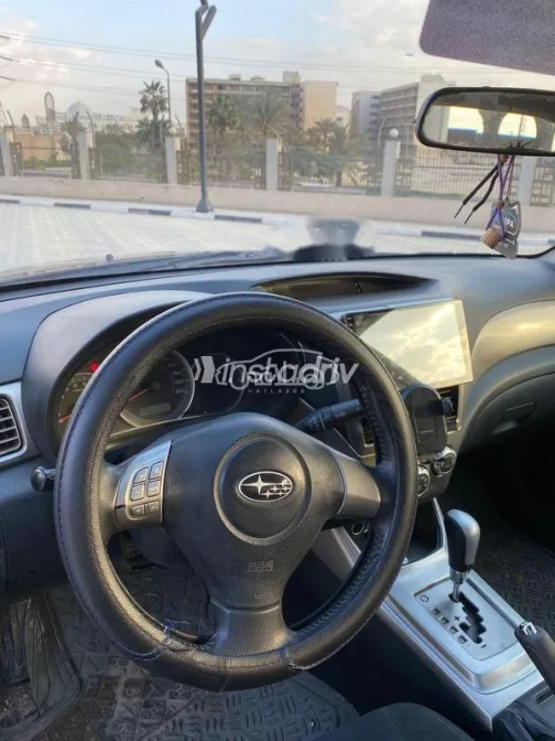 سوبارو امبريزا 2010 أسود مستعملة للبيع - 5