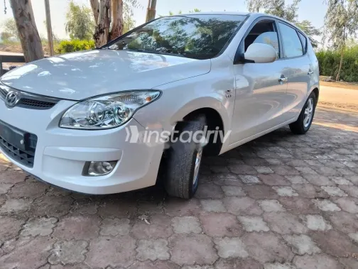 هيونداي I30 2008 أبيض مستعملة للبيع - 1