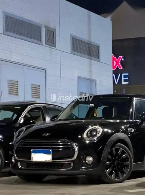 Mini Cooper 2017 Black Used for Sale - 2