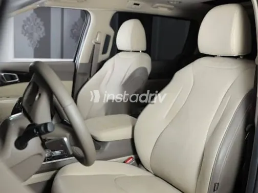 كيا كارنفال 2025 أسود جديدة للبيع - 4