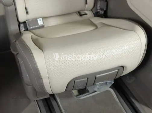 كيا كارنفال 2025 أسود جديدة للبيع - 8