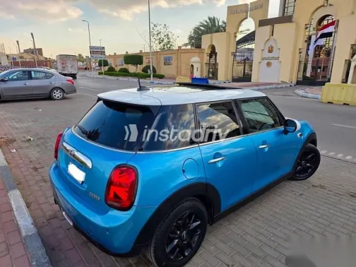 مينى كوبر 2017 أزرق غامق مستعملة للبيع - 6