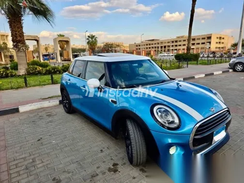 مينى كوبر 2017 أزرق غامق مستعملة للبيع - 9