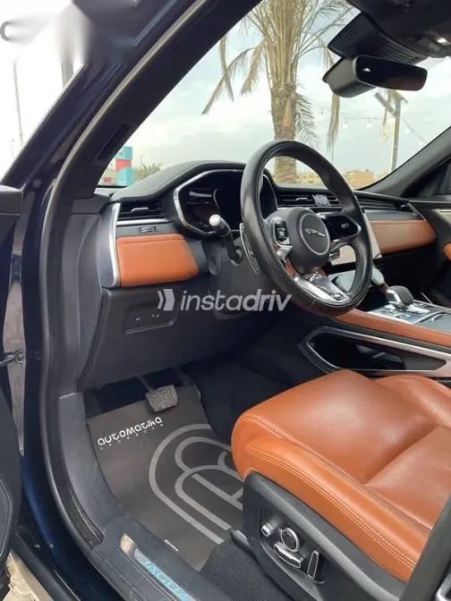 جاكوار اف بيس 2021 أزرق غامق جديدة للبيع - 4