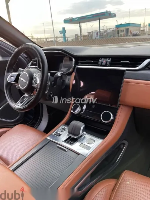 جاكوار اف بيس 2021 أزرق غامق جديدة للبيع - 5