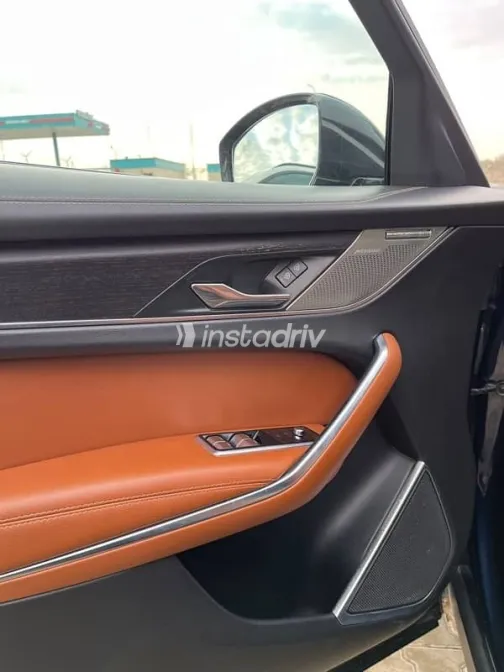 جاكوار اف بيس 2021 أزرق غامق جديدة للبيع - 9