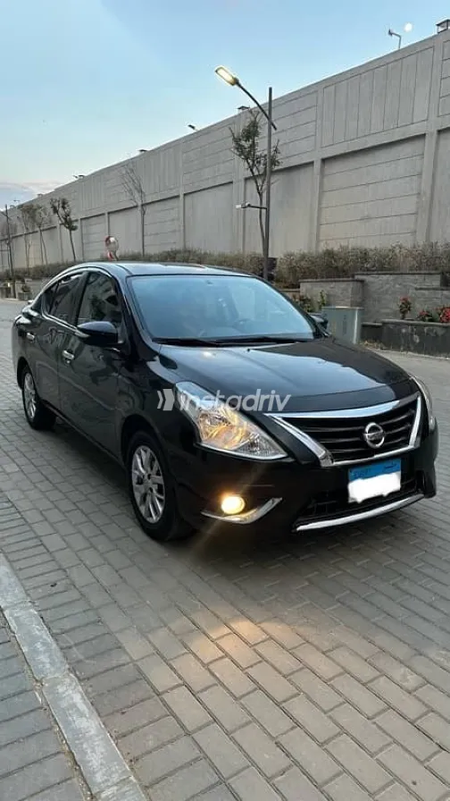 نيسان صنى 2023 أسود مستعملة للبيع - 2