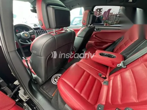Porsche Macan 2024 Black Used for Sale - 3