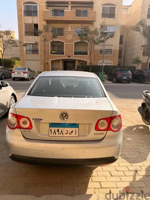 فولكس فاغن جيتا 2011 فضي مستعملة للبيع - 1