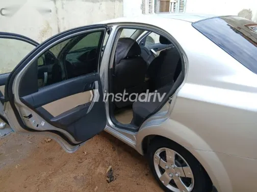 شيفروليه افيو 2015 فضي مستعملة للبيع - 5