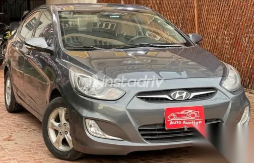 هيونداي اكسنت 2012 رمادي مستعملة للبيع - 8