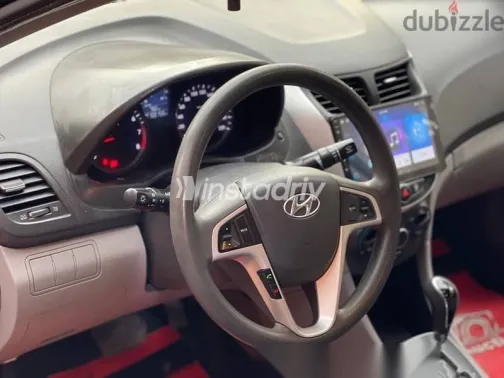 هيونداي اكسنت 2012 رمادي مستعملة للبيع - 10