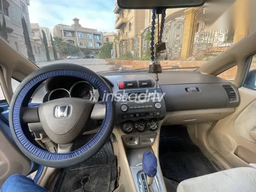 هوندا سيتى 2005 أزرق غامق مستعملة للبيع - 8