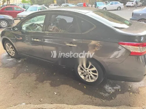 نيسان سنترا 2023 رمادي مستعملة للبيع - 4