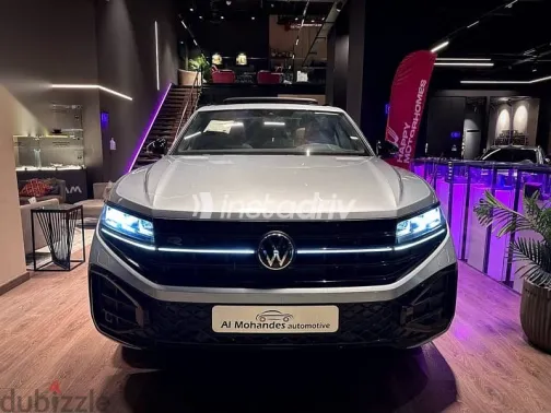 Volkswagen Touareg 2026 Gray New for Sale - 1