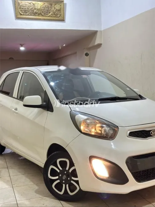 Kia Picanto 2015 White Used for Sale - 1