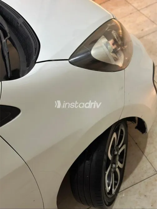 Kia Picanto 2015 White Used for Sale - 2