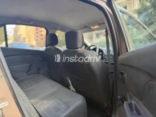 رينو لوجان 2021 بني مستعملة للبيع - 3