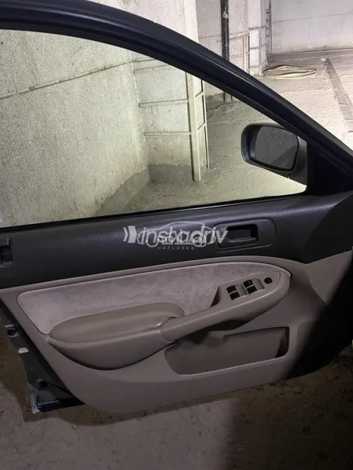 هوندا سيفك 2005 شامبين مستعملة للبيع - 3