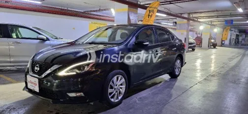 نيسان سنترا 2022 أسود مستعملة للبيع - 1