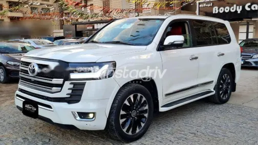 Toyota Land Cruiser 2011 White Used for Sale - 3