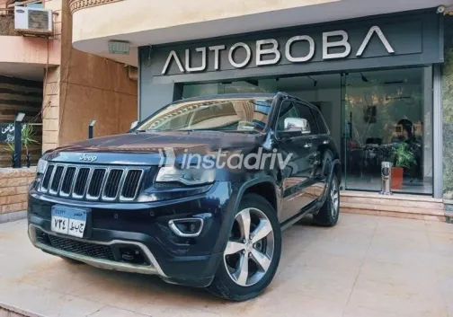 جيب جراند شيروكي 2016 أزرق غامق مستعملة للبيع - 1