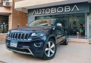 جيب جراند شيروكي 2016 أزرق غامق مستعملة للبيع