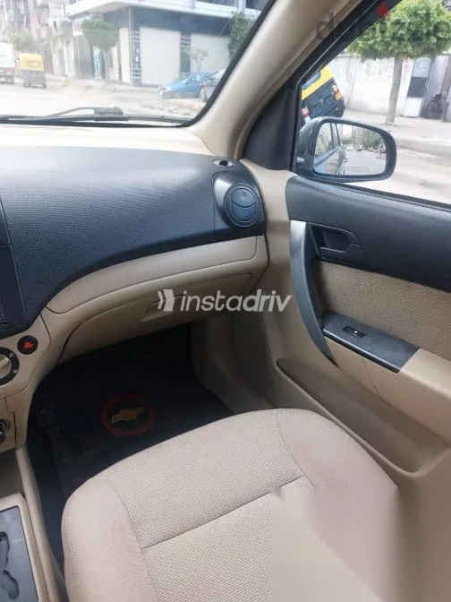 شيفروليه افيو 2015 أسود مستعملة للبيع - 8