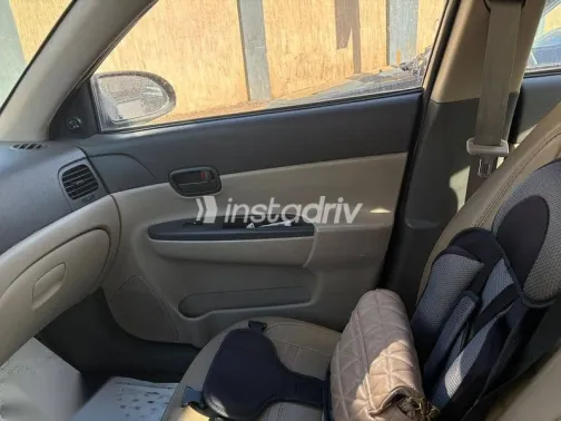 هيونداي اكسنت 2009 أسود مستعملة للبيع - 2