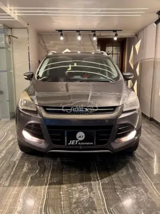 Ford Kuga 2016 Gray Used for Sale