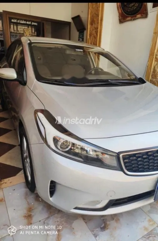 كيا سيراتو 2018 أبيض مستعملة للبيع - 4