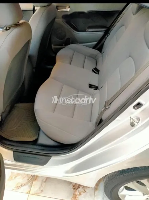كيا سيراتو 2018 أبيض مستعملة للبيع - 5