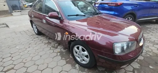 هيونداي افانتي 2001 أحمر غامق مستعملة للبيع - 2