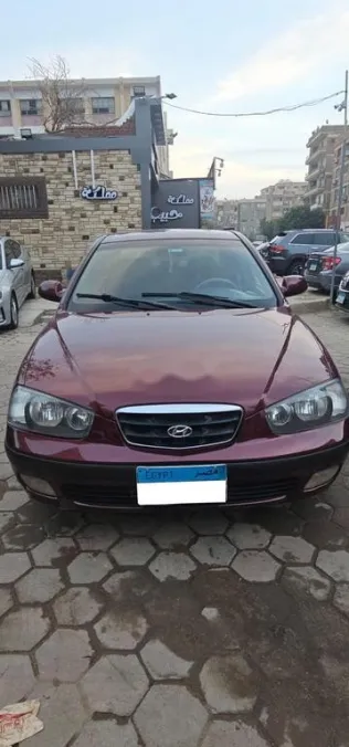 هيونداي افانتي 2001 أحمر غامق مستعملة للبيع