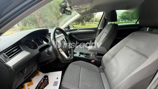 فولكس فاغن باسات 2021 أسود مستعملة للبيع - 2