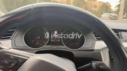 فولكس فاغن باسات 2021 أسود مستعملة للبيع - 3