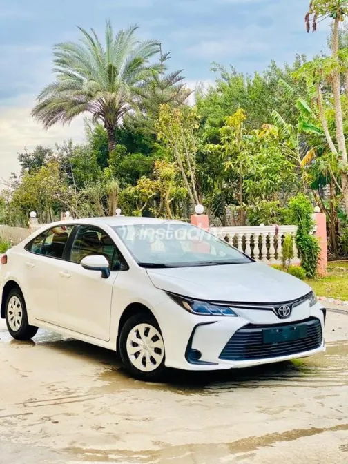 Toyota Corolla 2022 White Used for Sale - 1