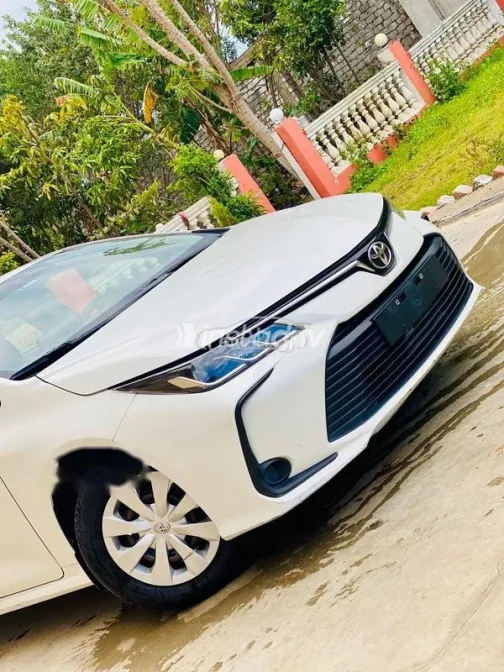 Toyota Corolla 2022 White Used for Sale - 3