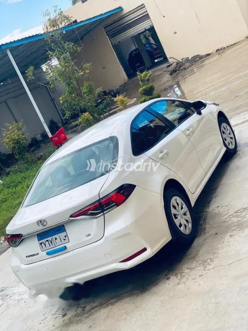 Toyota Corolla 2022 White Used for Sale - 4