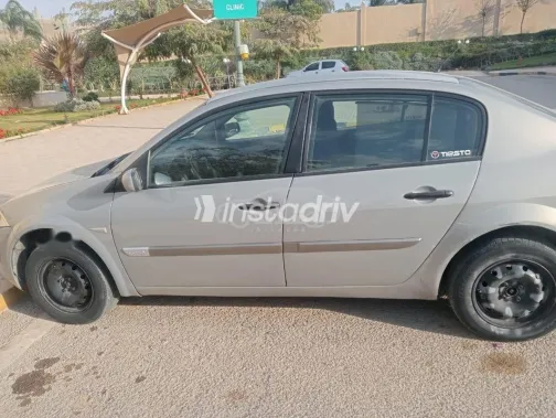 Renault Megane 2005 Gold Used for Sale - 3