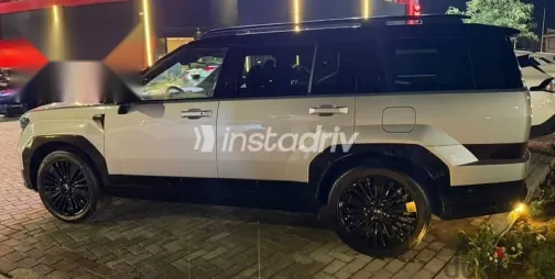 هيونداي سانتامو 2025 فضي مستعملة للبيع - 1