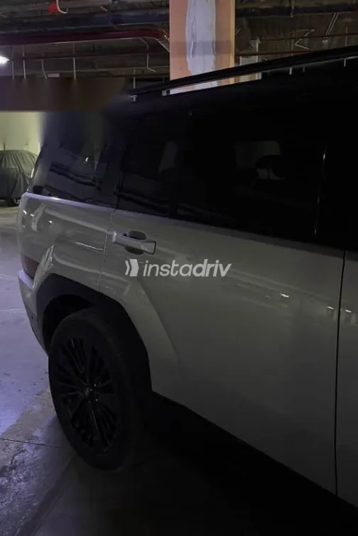 هيونداي سانتامو 2025 فضي مستعملة للبيع - 8