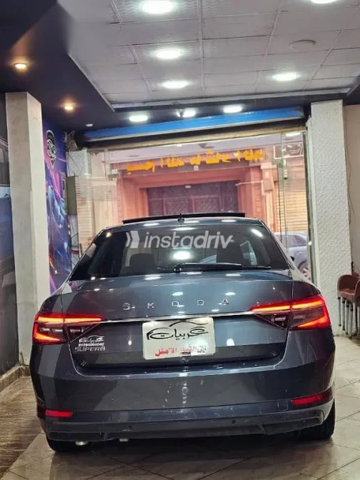 سكودا سوبيرب 2021 رمادي مستعملة للبيع - 6